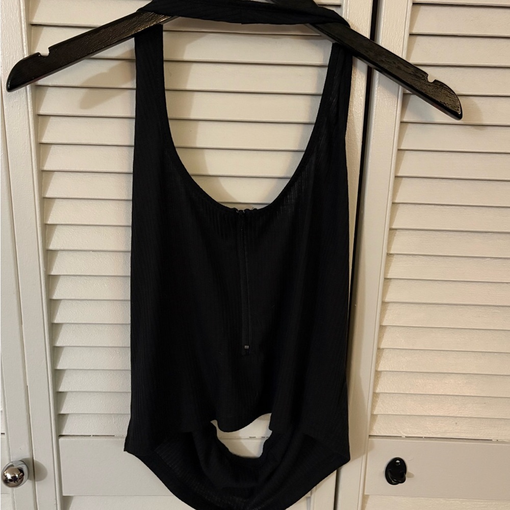 SHEIN Black Ribbed Crop Top